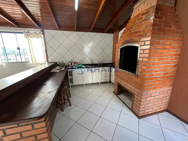 Casa 3 quartos e 2 banheiros, para alugar, no bairro Centro em Siqueira Campos