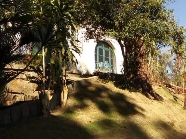 Casa 4 quartos e 3 banheiros, à venda, no bairro Independência em Petrópolis
