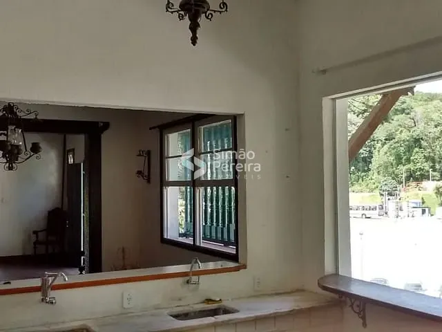 Casa 4 quartos e 3 banheiros, à venda, no bairro Independência em Petrópolis