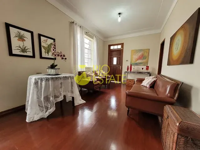 Casa com 439m² 3 quartos e 2 banheiros, à venda, no bairro Saudade em Barra Mansa