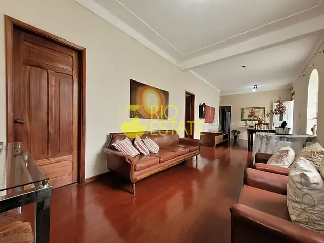 Casa com 439m² 3 quartos e 2 banheiros, à venda, no bairro Saudade em Barra Mansa