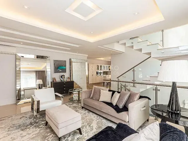 Casa com 257m² 3 quartos e 4 banheiros, à venda, no bairro Mercês em Curitiba