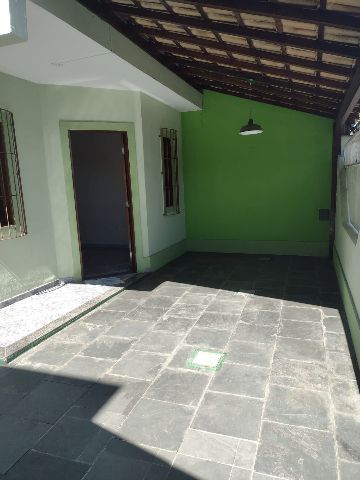 Casa 3 quartos e 3 banheiros, para alugar, no bairro Balneário Remanso em Rio das Ostras