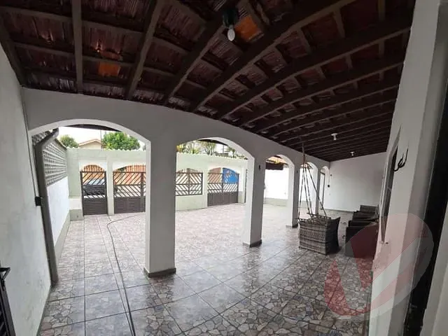Casa com 600m² 3 quartos e 2 banheiros, à venda, no bairro Solemar em Praia Grande