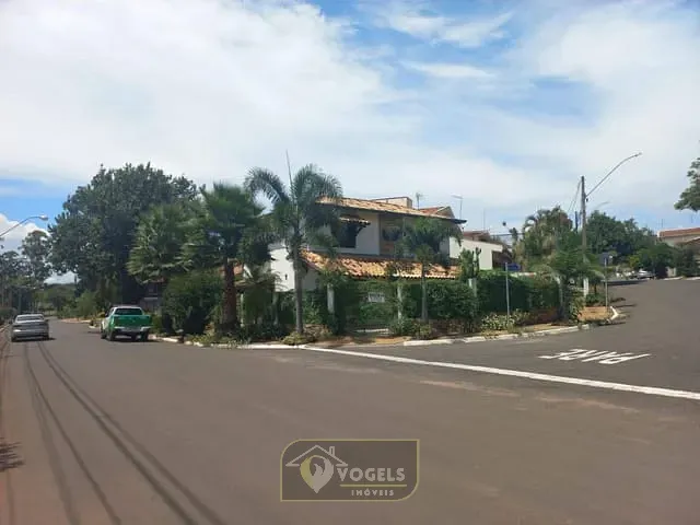Casa 4 quartos e 3 banheiros, à venda, no bairro Jardim Holanda em Holambra
