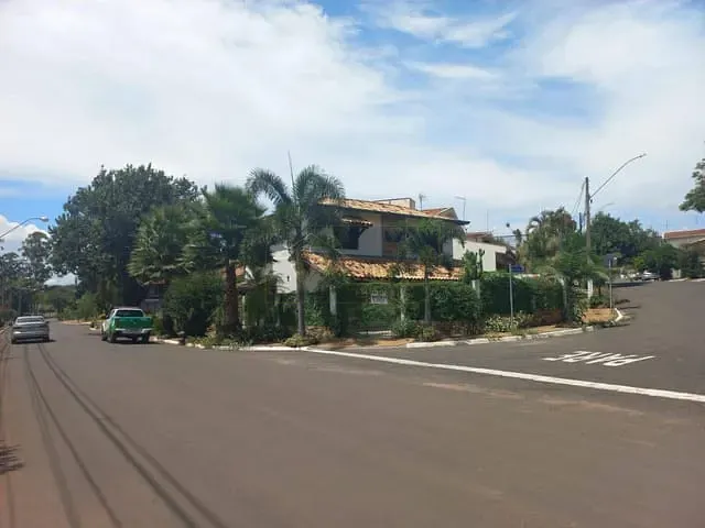 Casa 4 quartos e 3 banheiros, à venda, no bairro Jardim Holanda em Holambra