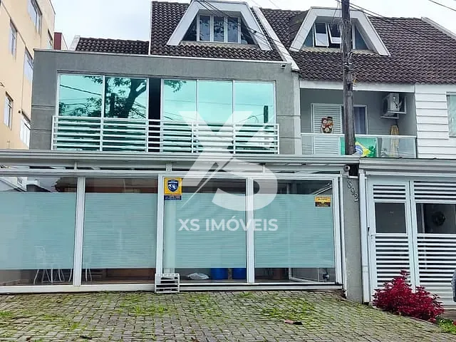 Sobrado com 180m² 3 quartos e 4 banheiros, à venda, no bairro Bacacheri em Curitiba