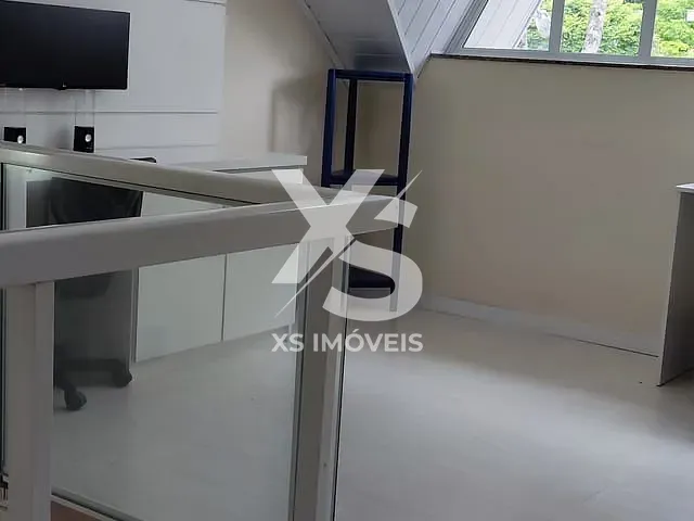 Sobrado com 180m² 3 quartos e 4 banheiros, à venda, no bairro Bacacheri em Curitiba
