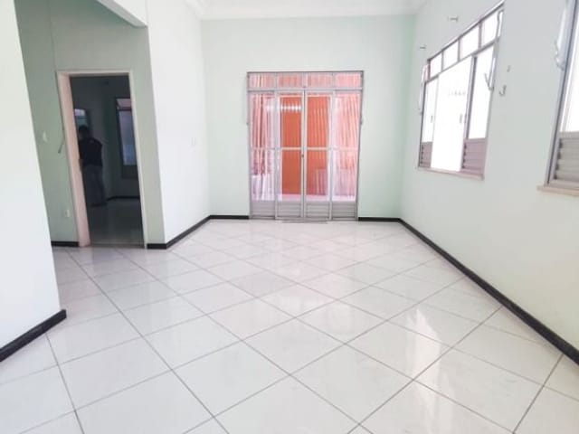 Casa com 200m² 3 quartos e 3 banheiros, para alugar, no bairro Luzia em Aracaju