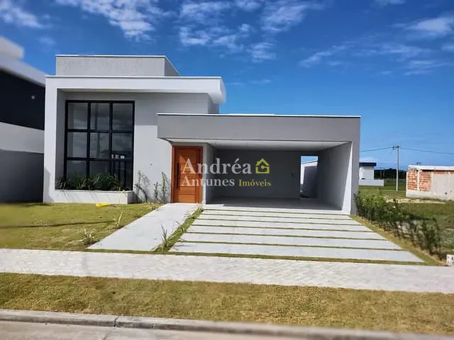 Casa com 360m² 3 quartos e 1 banheiro, à venda, no bairro Peró em Cabo Frio
