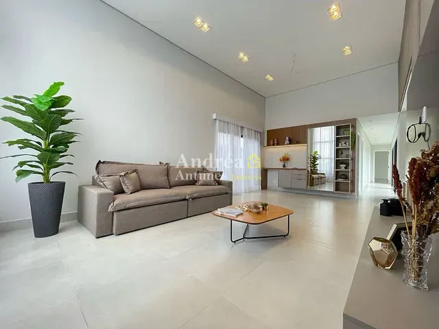 Casa com 360m² 3 quartos e 1 banheiro, à venda, no bairro Peró em Cabo Frio