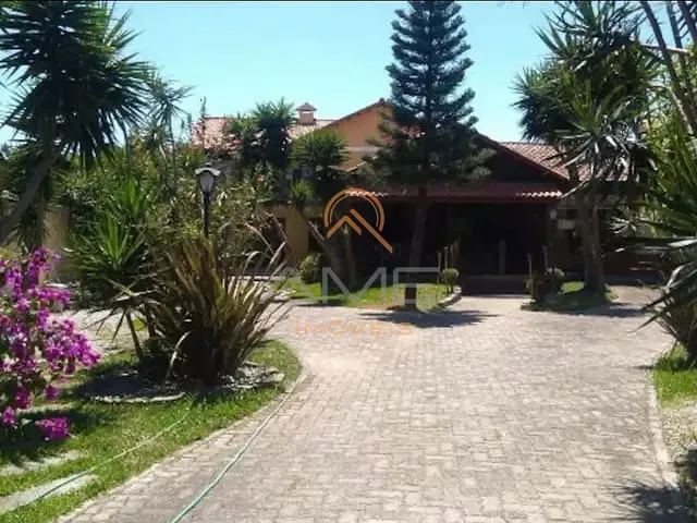 Casa com 400m², à venda, no bairro Laranjal em Pelotas