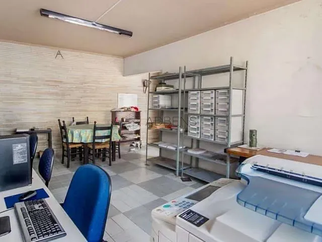 Casa com 400m² 3 quartos e 2 banheiros, à venda ou para alugar, no bairro Água Branca em São Paulo