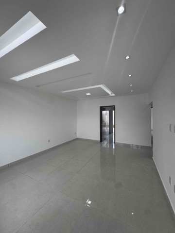 Casa com 242m² 3 quartos e 2 banheiros, à venda, no bairro Village em Campos dos Goytacazes