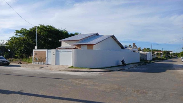 Casa com 242m² 3 quartos e 2 banheiros, à venda, no bairro Village em Campos dos Goytacazes