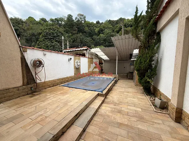 Casa 2 quartos e 1 banheiro, para alugar, no bairro Parque das Ilhas em Volta Redonda
