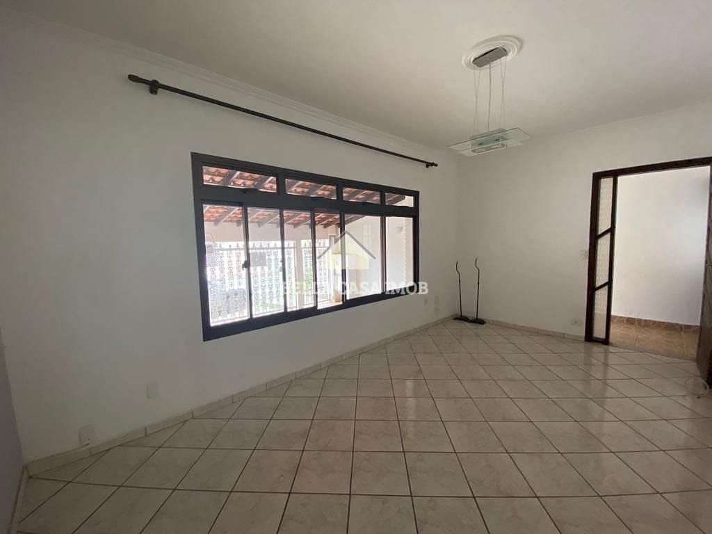 Casa à venda com 3 quartos, 150m² - Foto 4