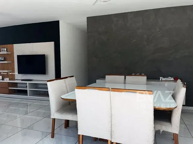 Casa com 300m² 4 quartos e 3 banheiros, à venda, no bairro Peró em Cabo Frio