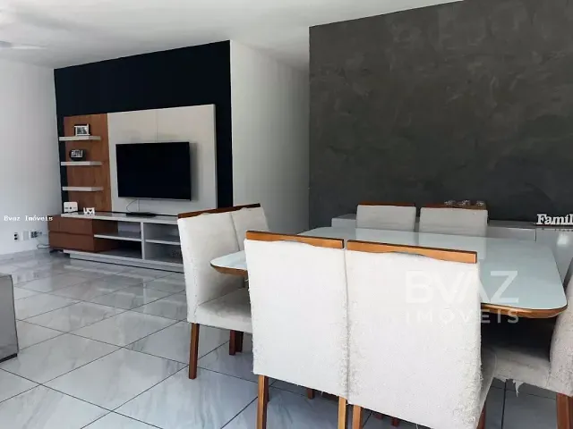 Casa com 300m² 4 quartos e 3 banheiros, à venda, no bairro Peró em Cabo Frio