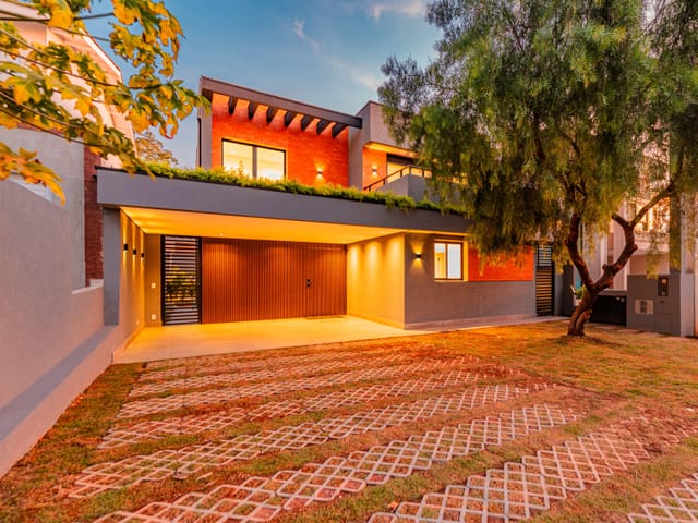 Casa com 303m² 4 quartos e 6 banheiros, à venda, no bairro Alphaville em Santana de Parnaíba