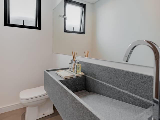 Casa com 303m² 4 quartos e 6 banheiros, à venda, no bairro Alphaville em Santana de Parnaíba