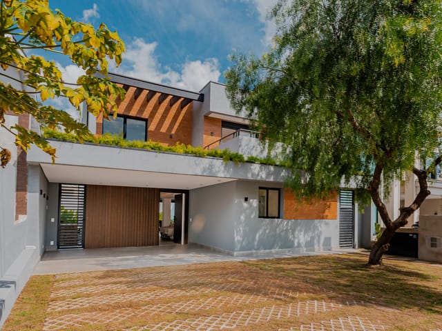 Casa com 303m² 4 quartos e 6 banheiros, à venda, no bairro Alphaville em Santana de Parnaíba