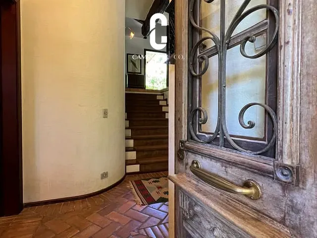 Casa com 3168m² 8 quartos e 8 banheiros, à venda, no bairro Condomínio Jardim Véu da Noiva em Campos do Jordão
