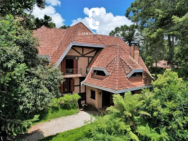 Casa com 3168m² 8 quartos e 8 banheiros, à venda, no bairro Condomínio Jardim Véu da Noiva em Campos do Jordão