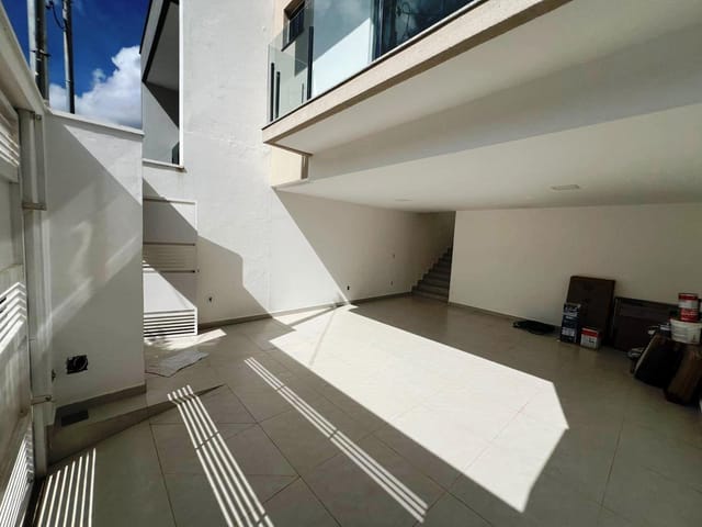 Casa 3 quartos e 1 banheiro, à venda, no bairro Bairro Parque Olímpico em Governador Valadares