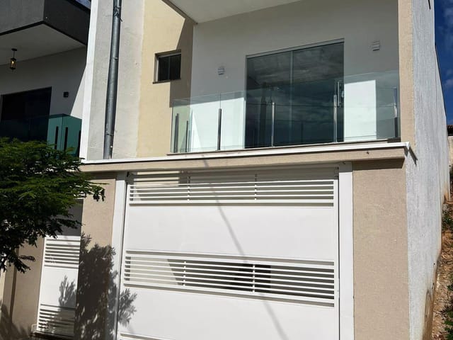 Casa 3 quartos e 1 banheiro, à venda, no bairro Bairro Parque Olímpico em Governador Valadares