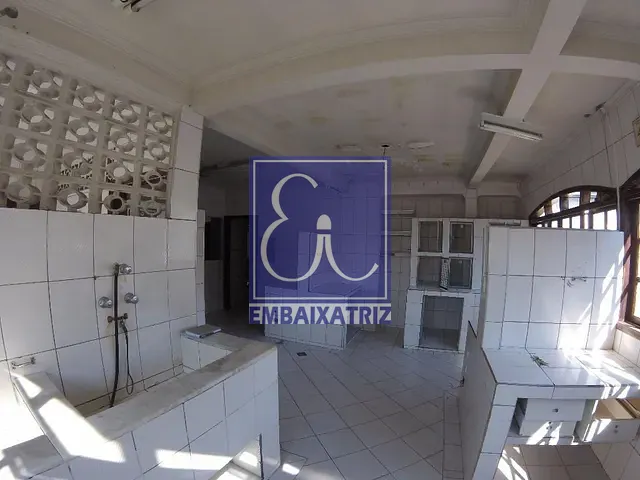 Casa com 360m², para alugar, no bairro Jardim São Dimas em São José dos Campos