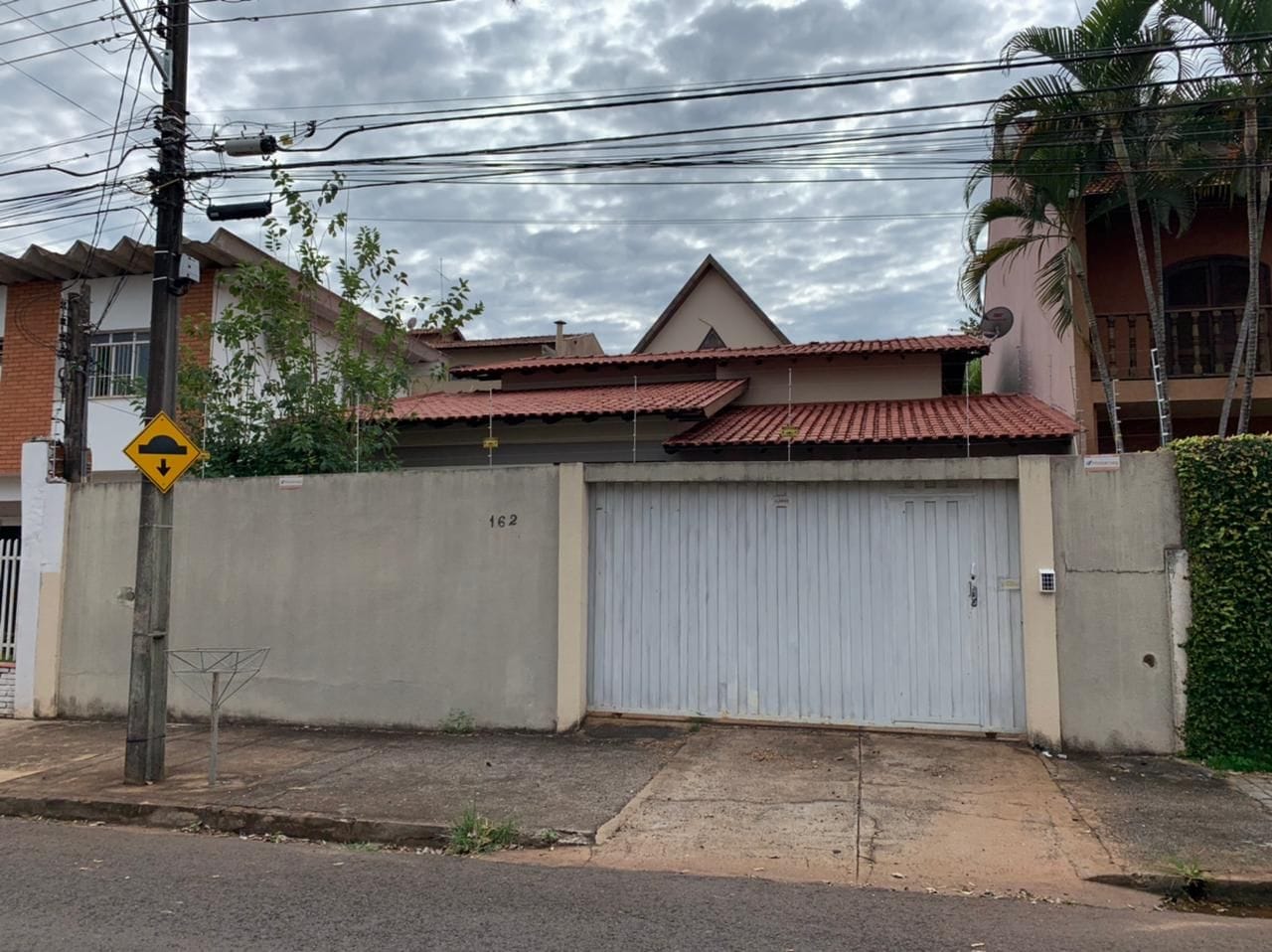 Casa, 4 quartos, 198 m² - Foto 1