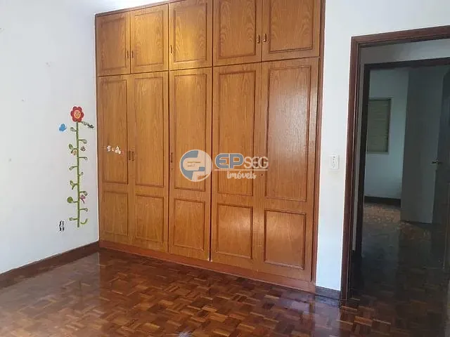 Casa com 330m² 4 quartos e 3 banheiros, à venda, no bairro Lago Parque em Londrina