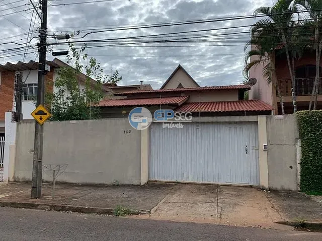 Casa com 330m² 4 quartos e 3 banheiros, à venda, no bairro Lago Parque em Londrina