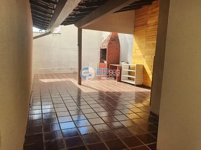 Casa com 330m² 4 quartos e 3 banheiros, à venda, no bairro Lago Parque em Londrina
