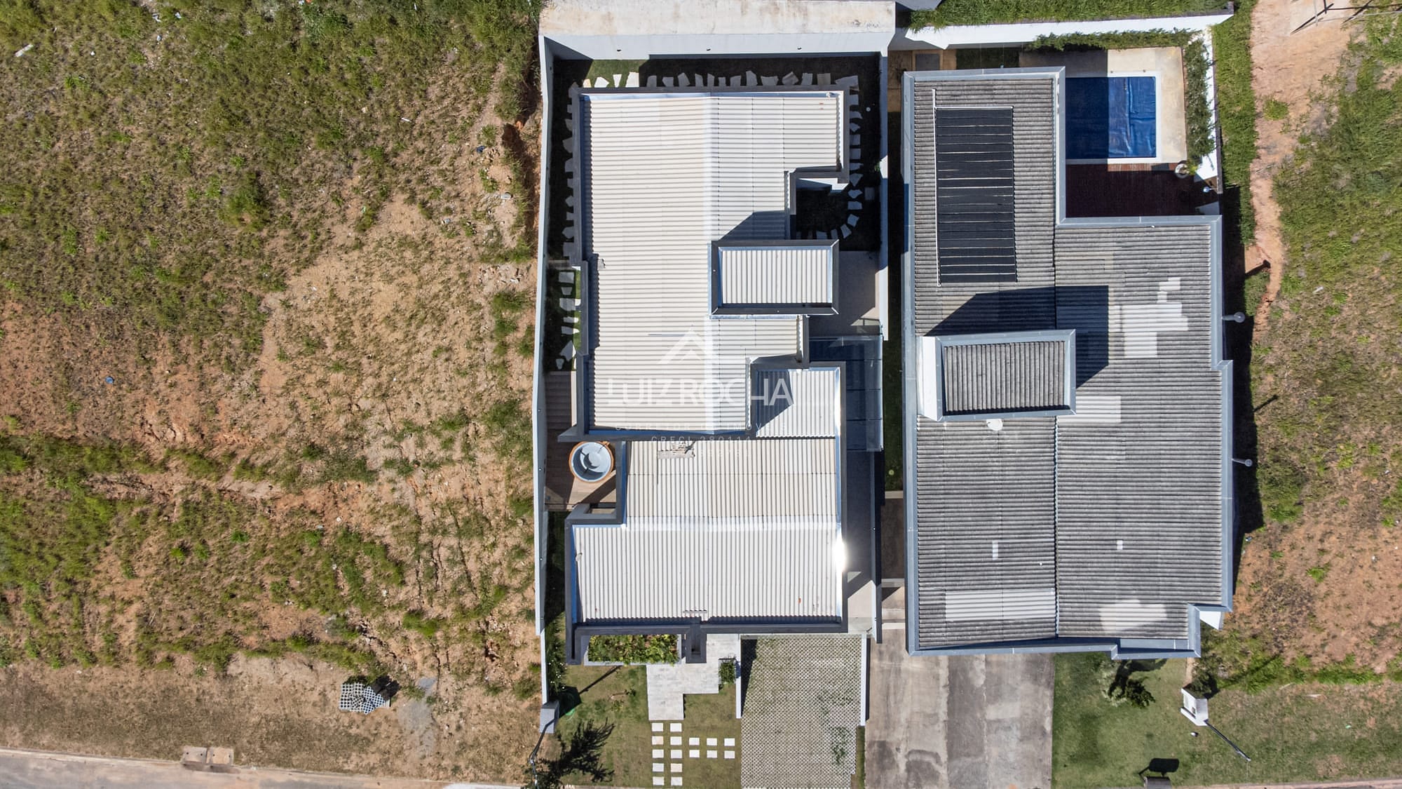Casa à venda com 4 quartos, 273m² - Foto 2