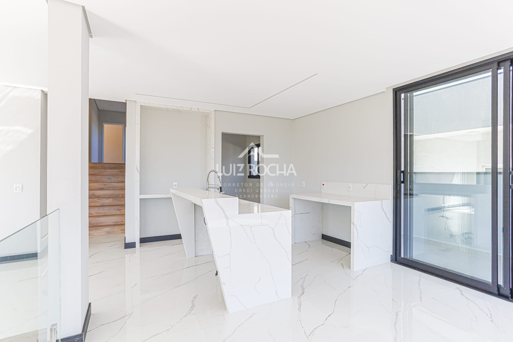 Casa à venda com 4 quartos, 273m² - Foto 9