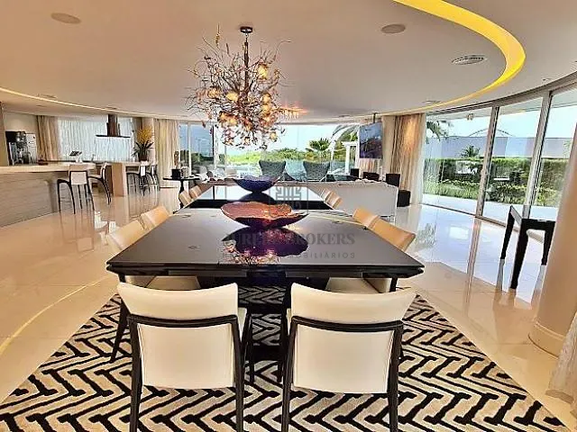 Casa 5 quartos e 7 banheiros, à venda, no bairro Jurerê Internacional em Florianópolis