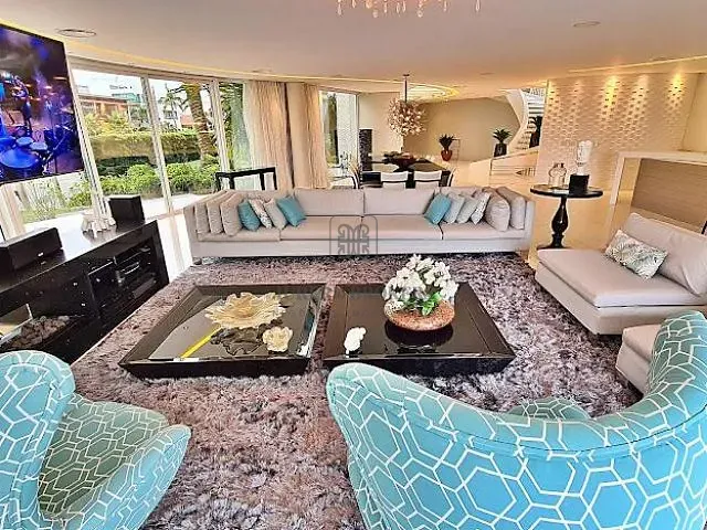 Casa 5 quartos e 7 banheiros, à venda, no bairro Jurerê Internacional em Florianópolis