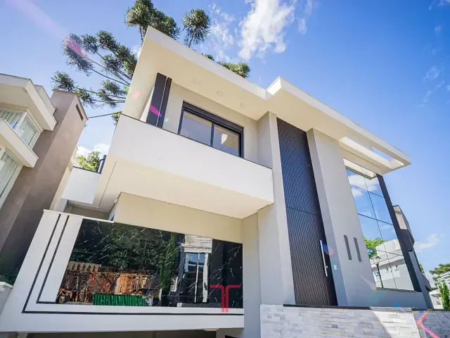 Casa com 296m² 3 quartos e 3 banheiros, à venda, no bairro Campo Comprido em Curitiba