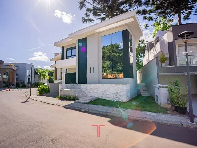 Casa com 296m² 3 quartos e 3 banheiros, à venda, no bairro Campo Comprido em Curitiba