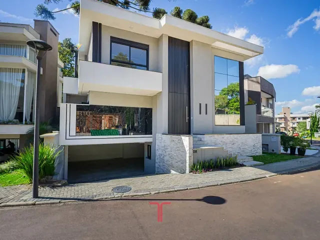 Casa com 296m² 3 quartos e 3 banheiros, à venda, no bairro Campo Comprido em Curitiba
