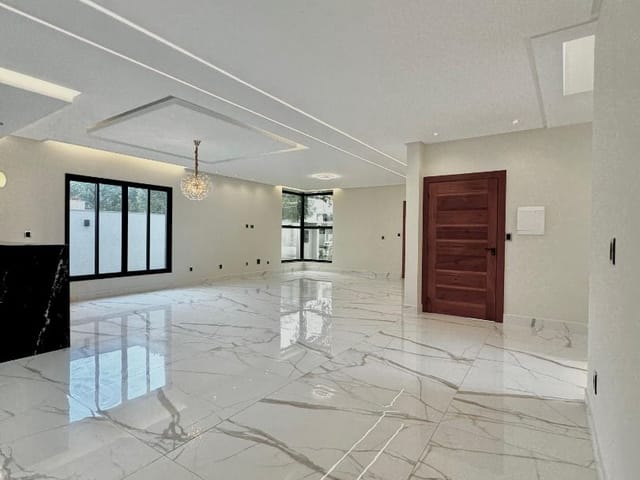 Casa com 496m² 4 quartos e 5 banheiros, à venda, no bairro Jacuhy em Serra