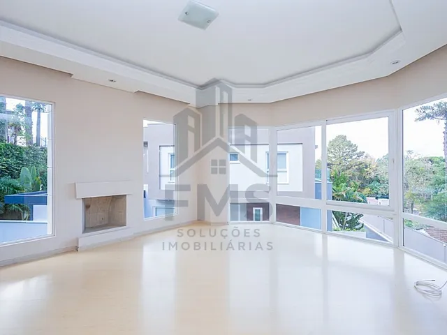 Casa com 908m² 4 quartos e 5 banheiros, à venda, no bairro Campo Comprido em Curitiba
