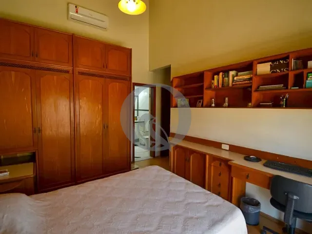 Casa com 850m² 4 quartos e 5 banheiros, à venda, no bairro Alphaville em Santana de Parnaíba