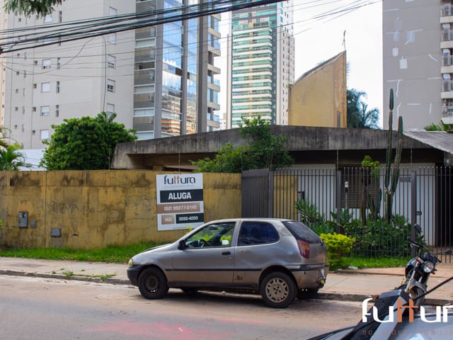 Casa com 688m², para alugar, no bairro Setor Bueno em Goiânia