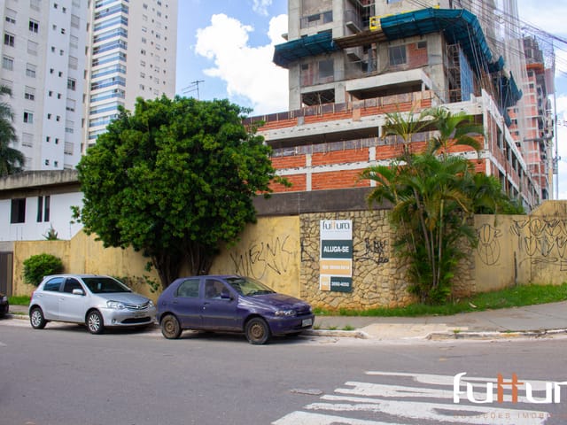 Casa com 688m², para alugar, no bairro Setor Bueno em Goiânia