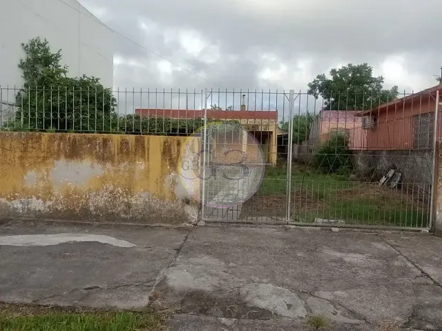 Casa 2 quartos e 2 banheiros, à venda, no bairro Três Vendas em Pelotas