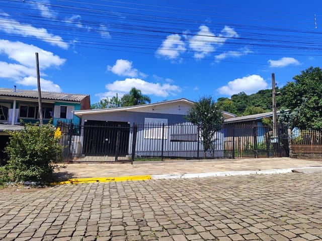 Casa com 115m² 3 quartos e 1 banheiro, à venda, no bairro Basalto em Nova Prata