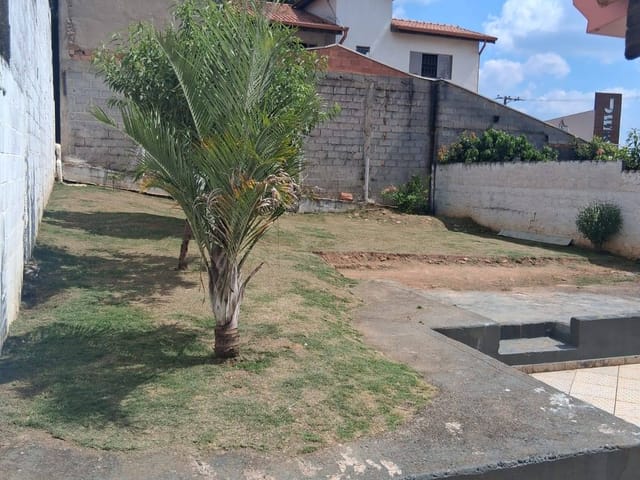Casa 3 quartos e 1 banheiro, para alugar, no bairro Centro em Araçariguama